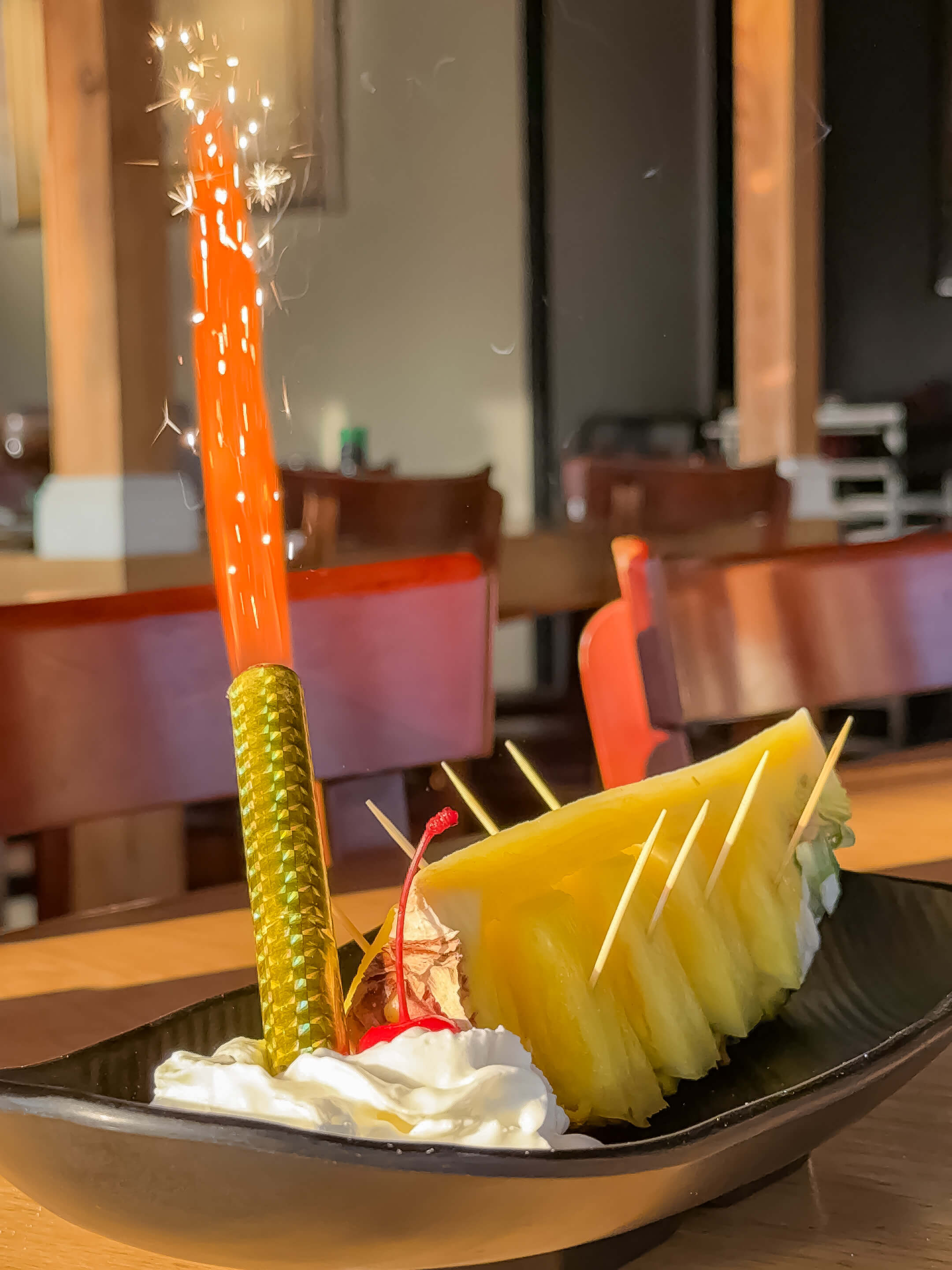 pineapple boat 1
